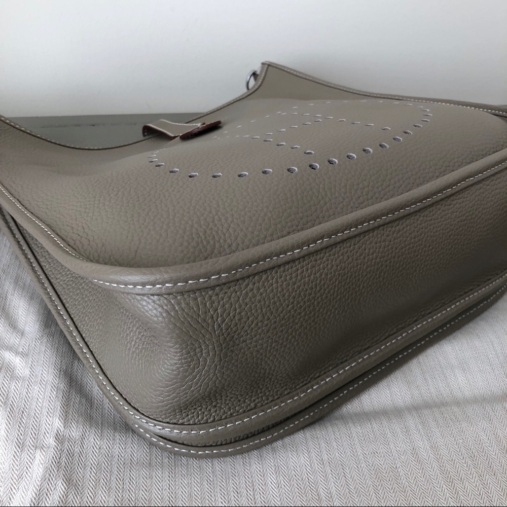 ❗️sold❗️Hermès Clemence Evelyn III PM in Etoupe - Picture 6 of 8